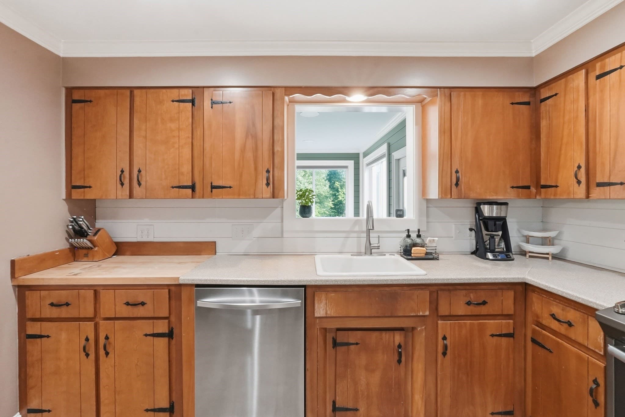 Single Family Residence at 137 Ward St, North Brookfield MA 01535, North Brookfield, photo 10 of 39