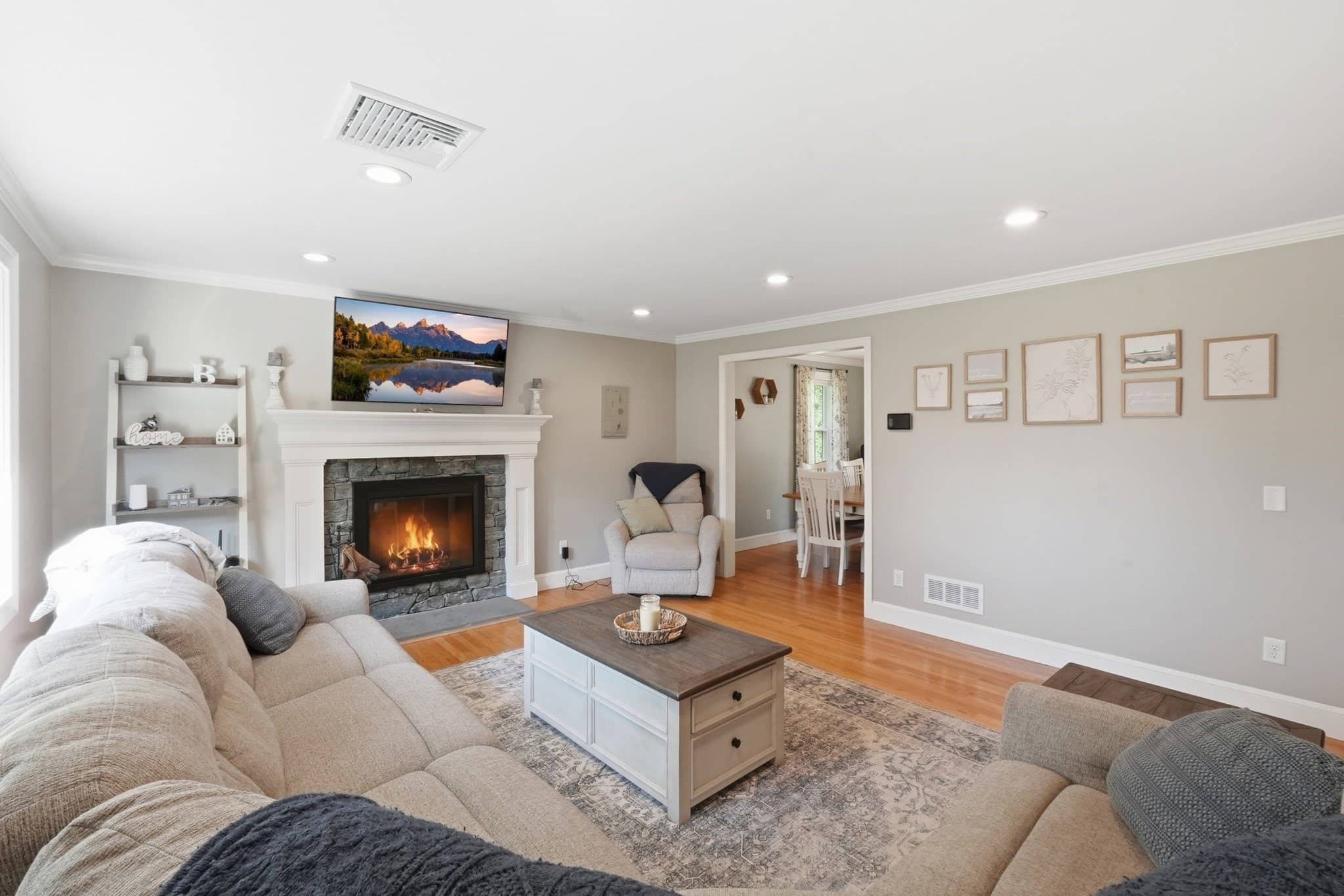 Single Family Residence at 137 Ward St, North Brookfield MA 01535, North Brookfield, photo 4 of 39