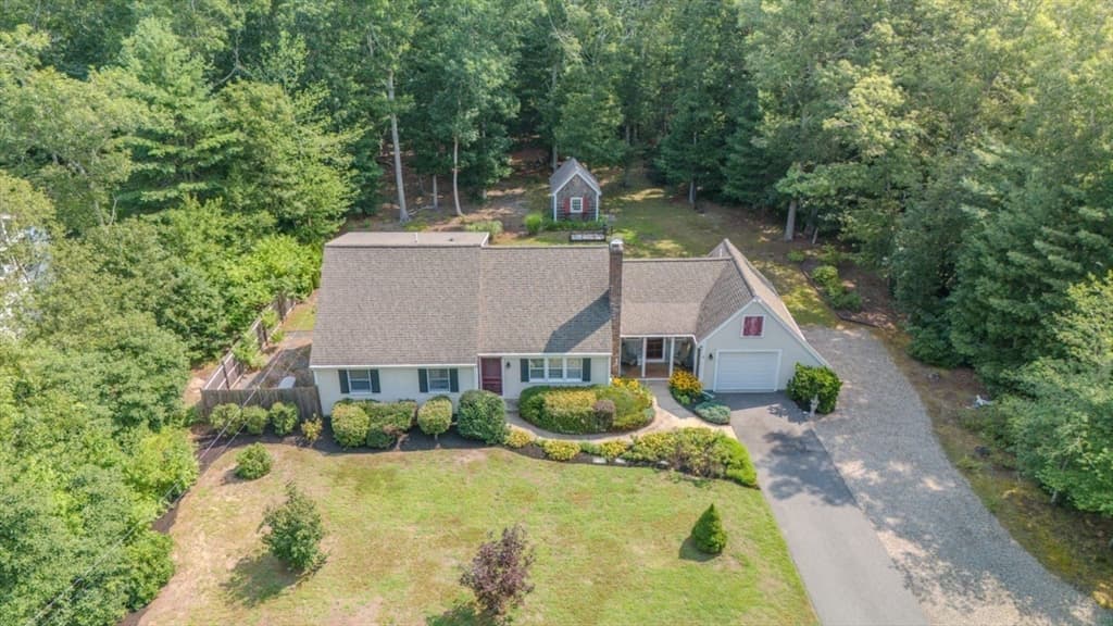 54 Cranberry Ridge Rd, Barnstable MA 02648