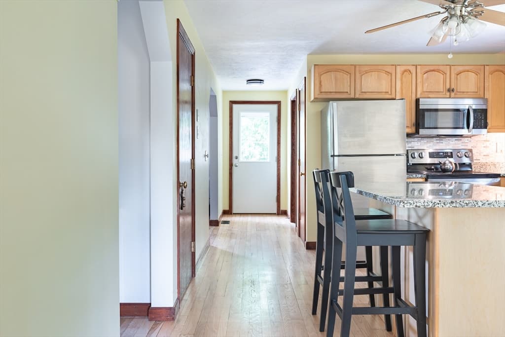 15 Thatcher Sq, Brockton MA 02302 photo 9