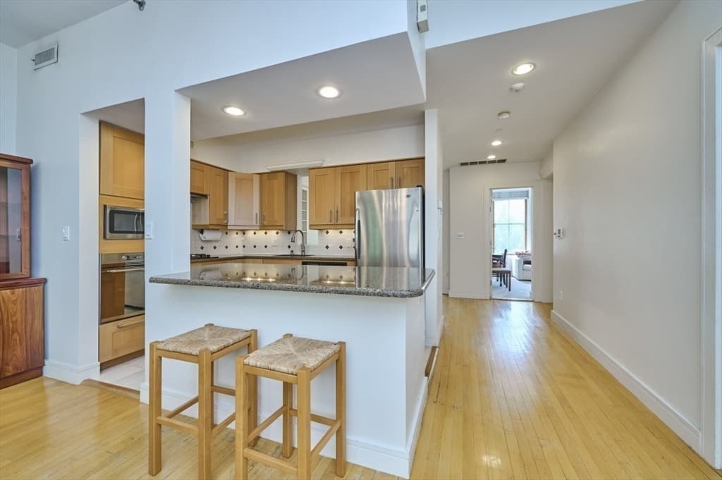 40 Isabella # 2E, Boston MA 02116 photo 4