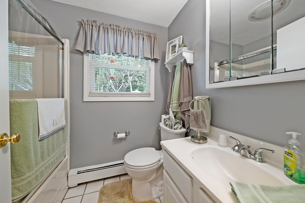 35 Arnold St, Holbrook MA 02343 photo 16