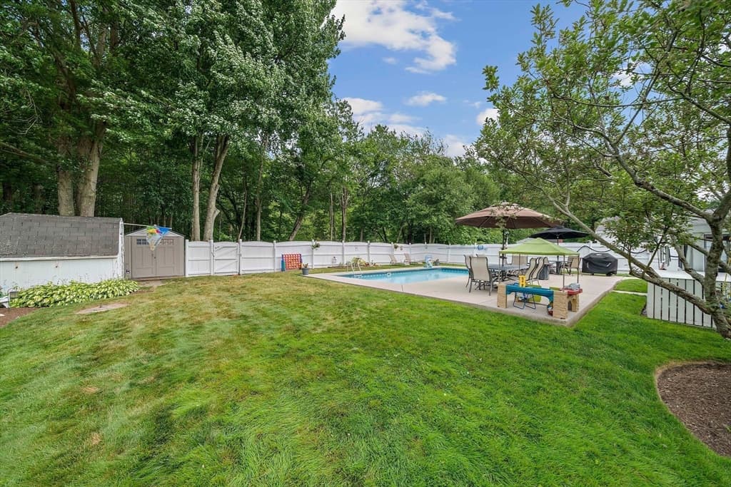 35 Arnold St, Holbrook MA 02343 photo 19
