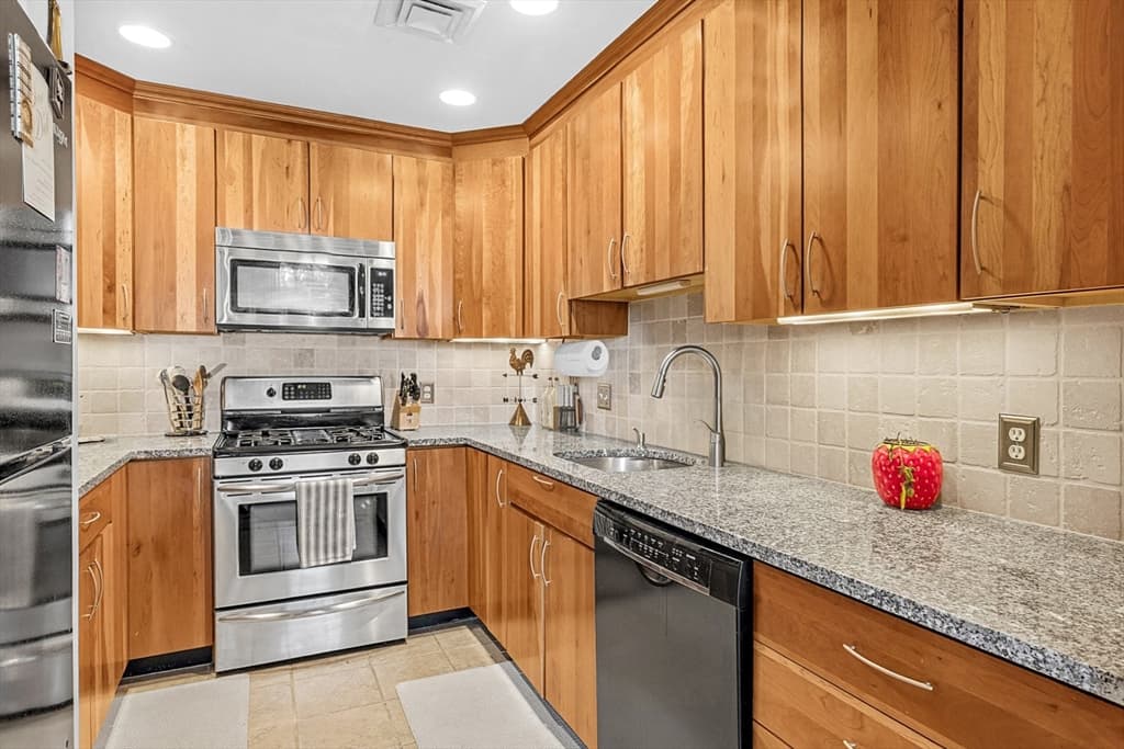 48 Kent Street # 5, Newburyport MA 01950 photo 8