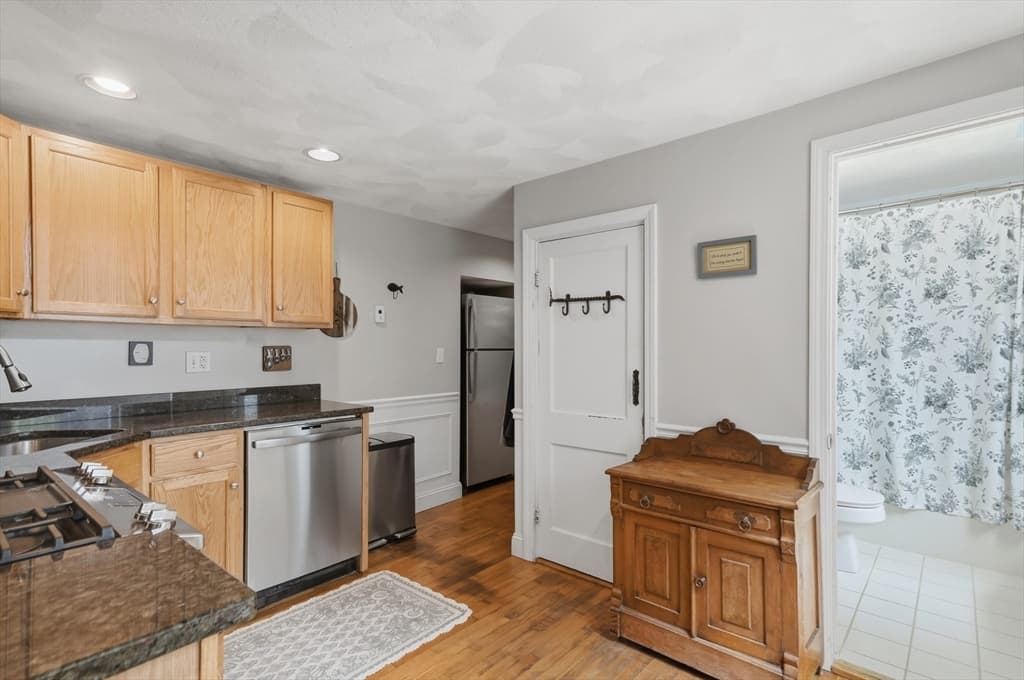 25 Elm Street # 1, Gloucester MA 01930 photo 17