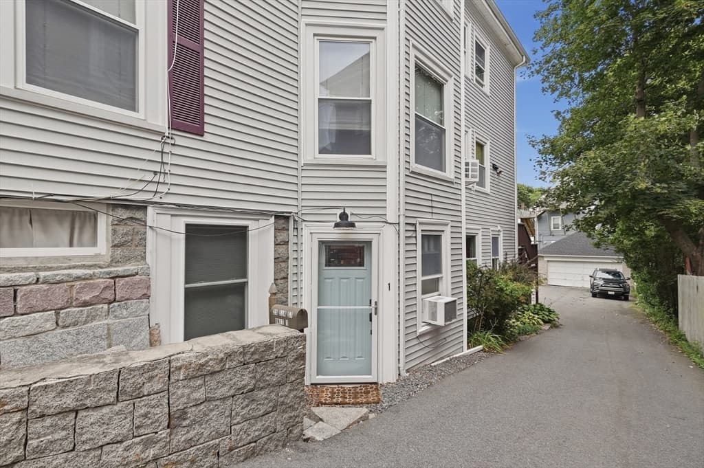 25 Elm Street # 1, Gloucester MA 01930 photo 22