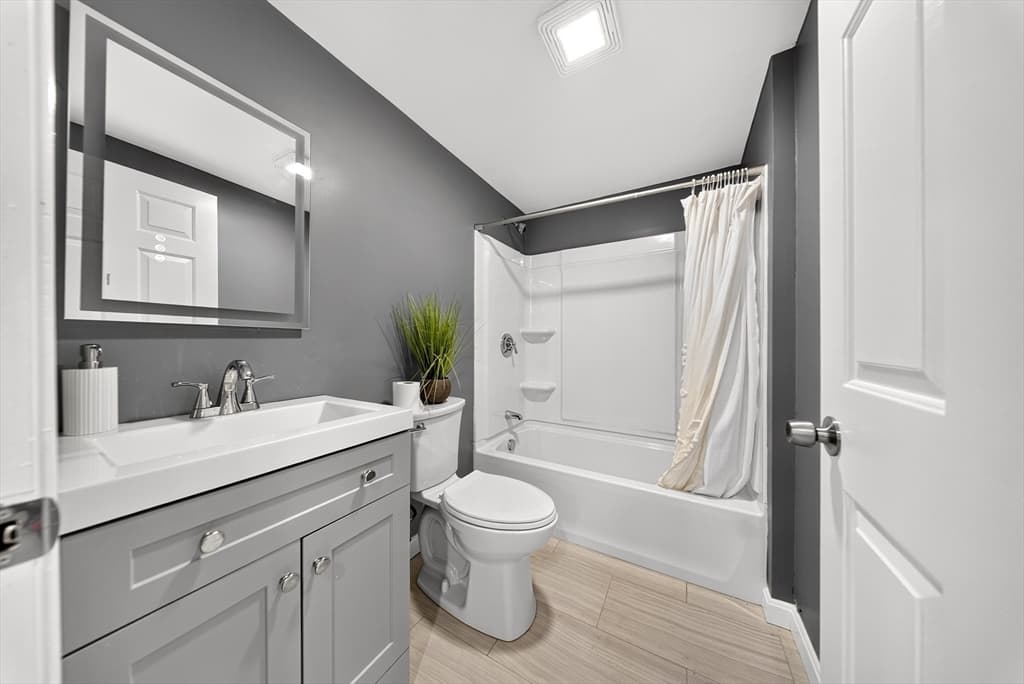 Single Family Residence at 11 S Berryman St, Westport MA 02790, Westport, photo 13 of 27