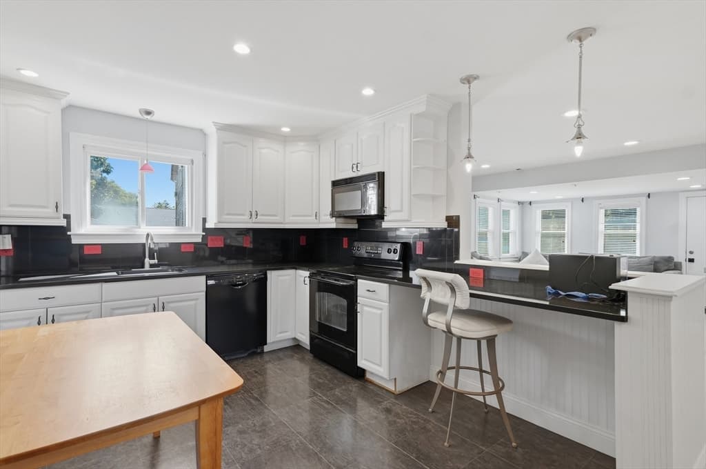 112 Stoughton St, Quincy MA 02169 photo 3