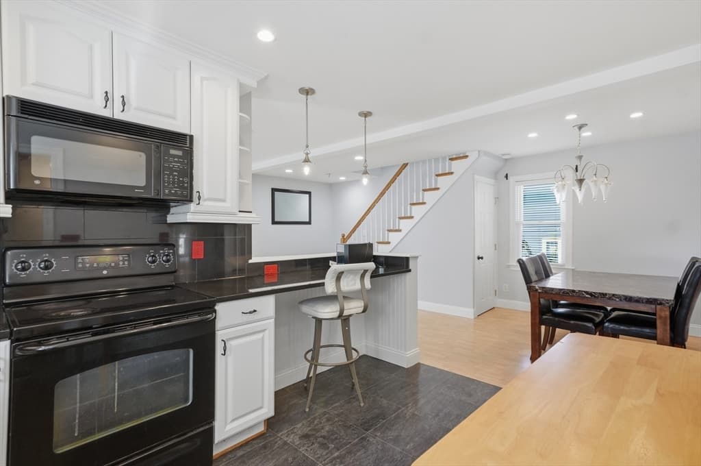 112 Stoughton St, Quincy MA 02169 photo 4