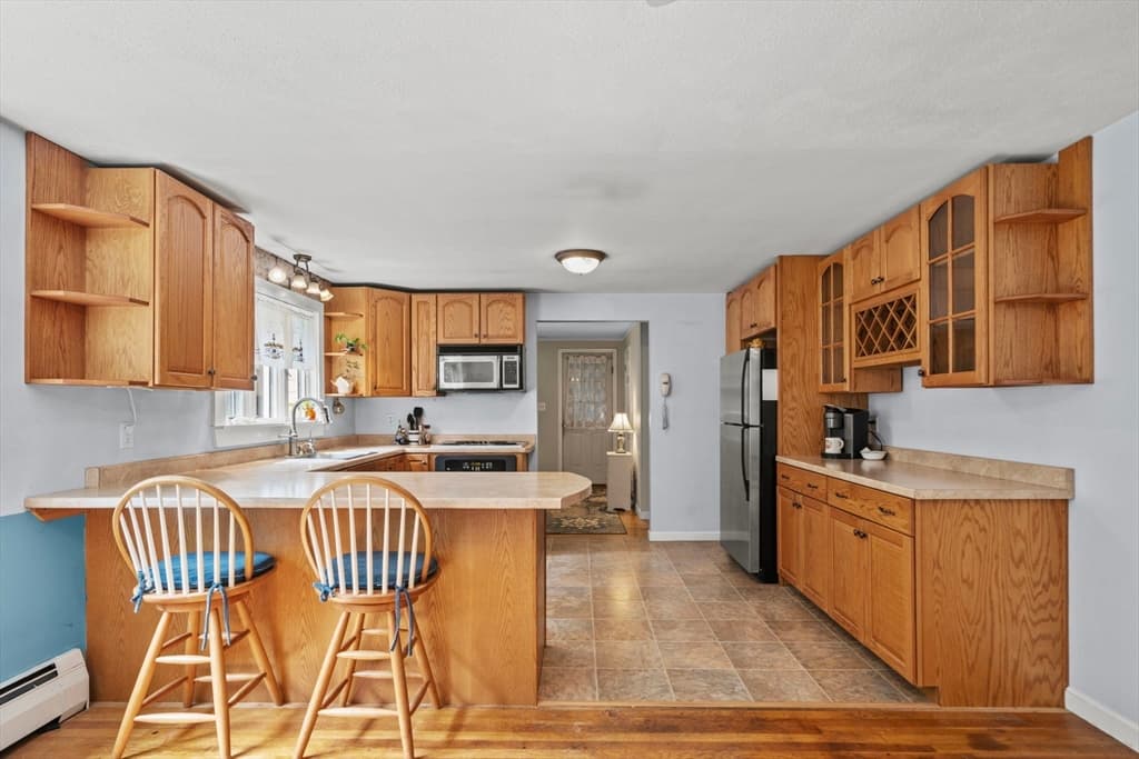 Single Family Residence at 30 Alan Rd, Hamilton MA 01982, Hamilton, photo 5 of 39