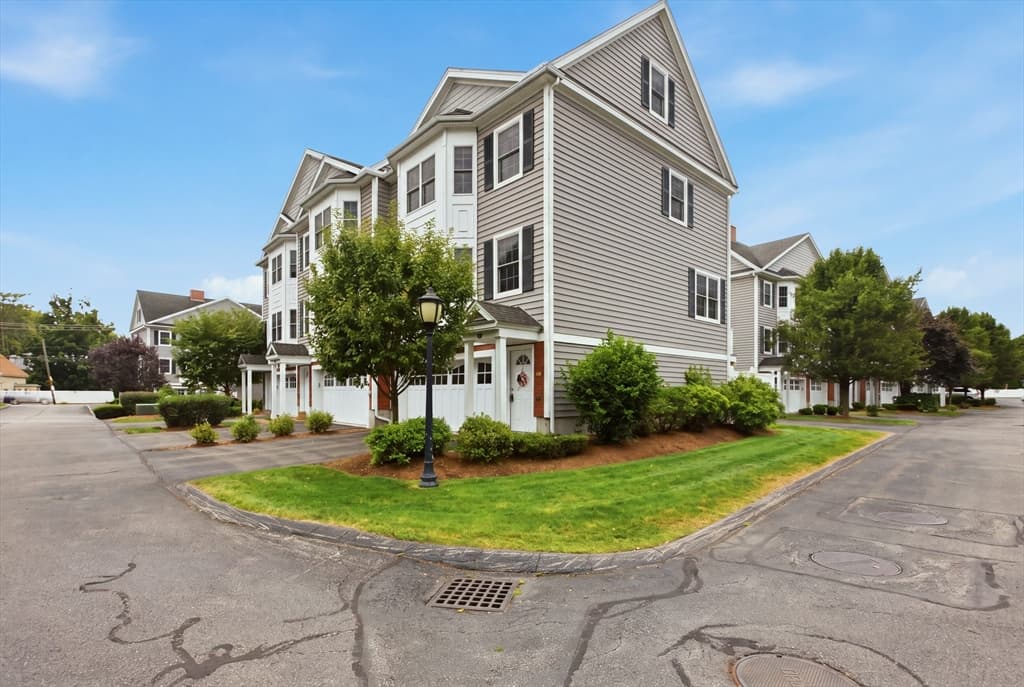 1975 Middlesex St # 19, Lowell MA 01851 photo 3