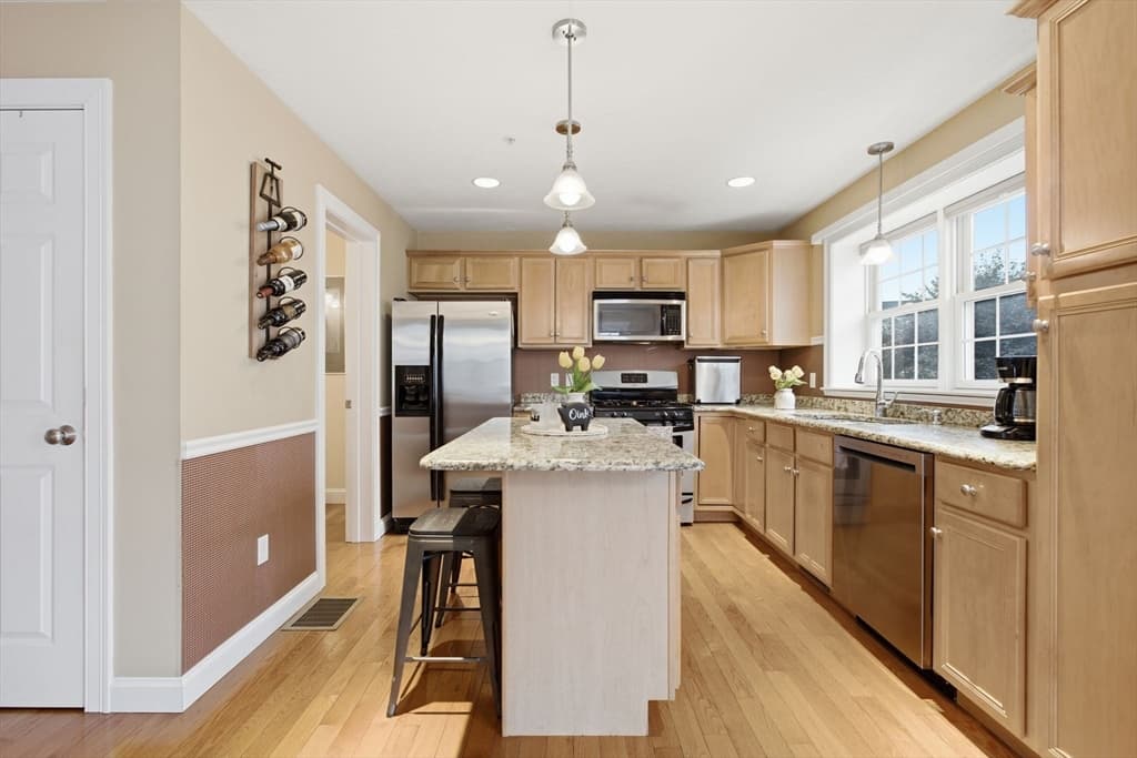 1975 Middlesex St # 19, Lowell MA 01851 photo 10