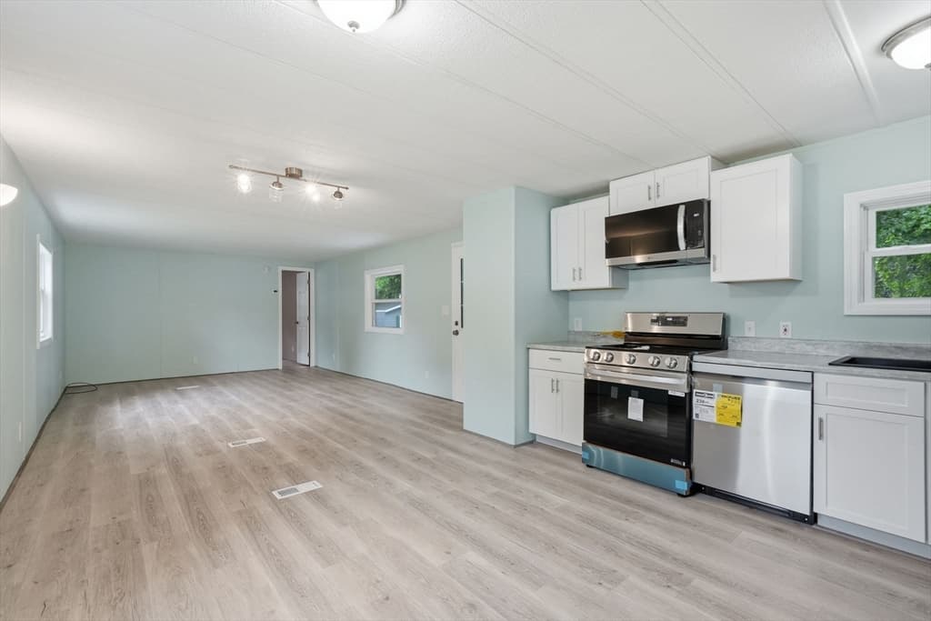 59 Willow Lane, Wales MA 01081 photo 6