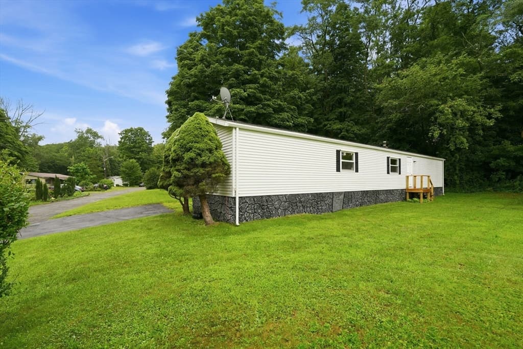 59 Willow Lane, Wales MA 01081 photo 36
