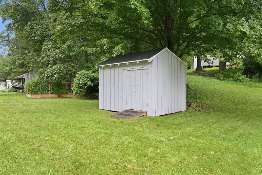 59 Willow Lane, Wales MA 01081 photo 34