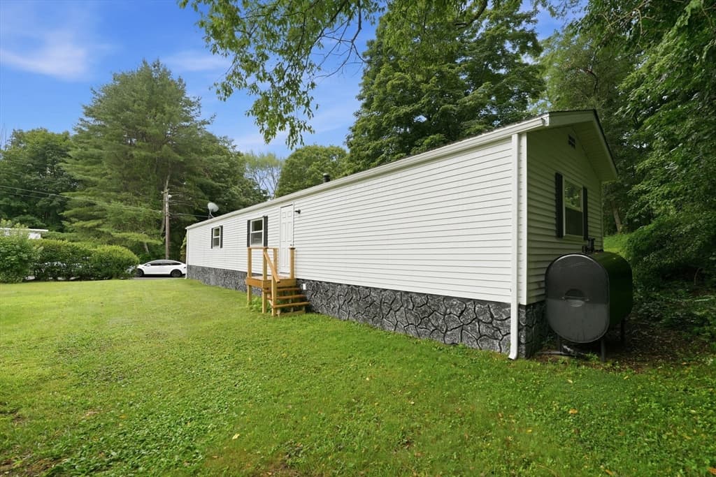 59 Willow Lane, Wales MA 01081 photo 38