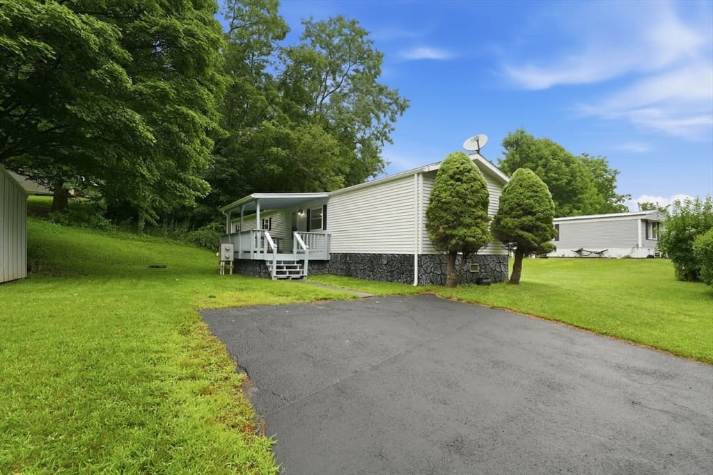 59 Willow Lane, Wales MA 01081 photo 37