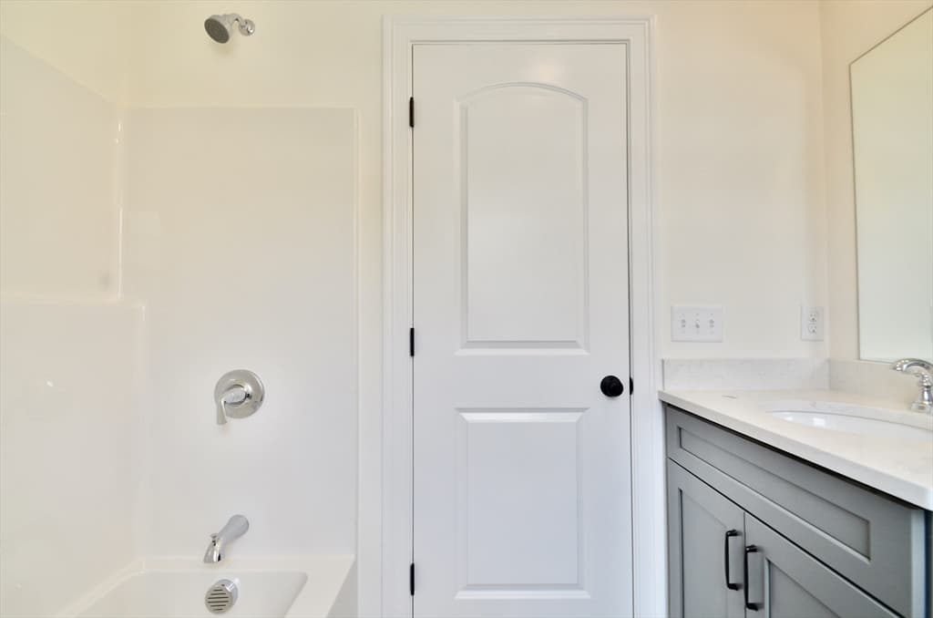 20B Crownshield # 20B, Uxbridge MA 01569 photo 23