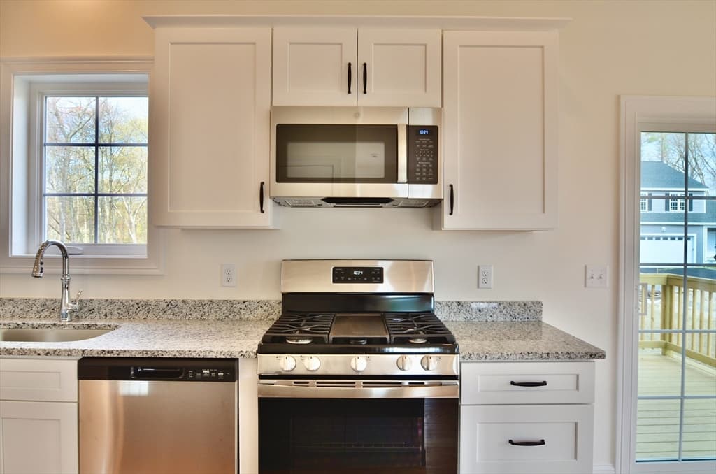 20B Crownshield # 20B, Uxbridge MA 01569 photo 7