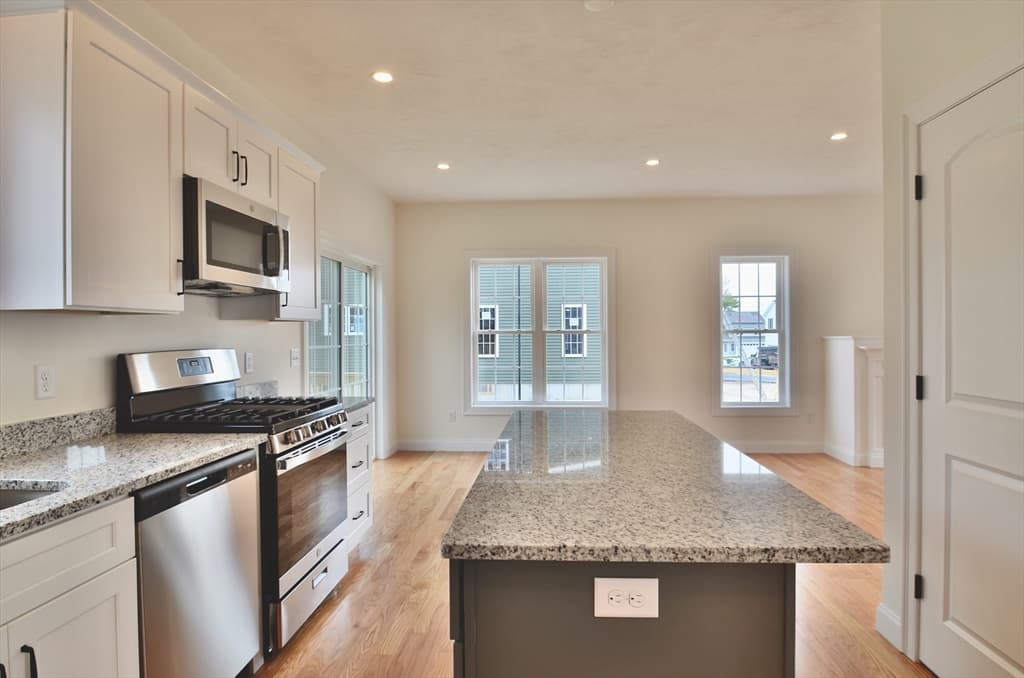 20B Crownshield # 20B, Uxbridge MA 01569 photo 9