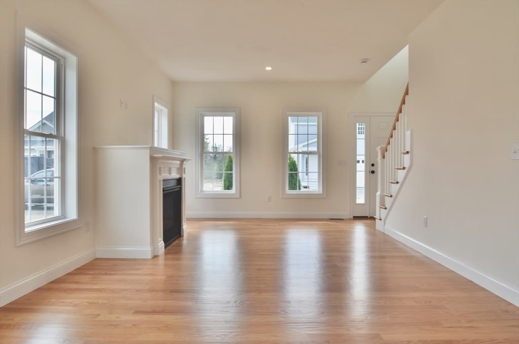 20B Crownshield # 20B, Uxbridge MA 01569 photo 4