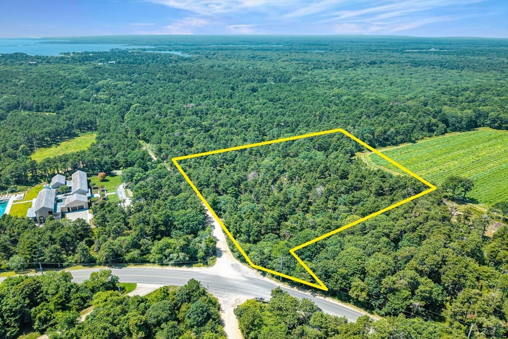 8 Turkeyland Cove Road, Edgartown MA 02539 photo 3