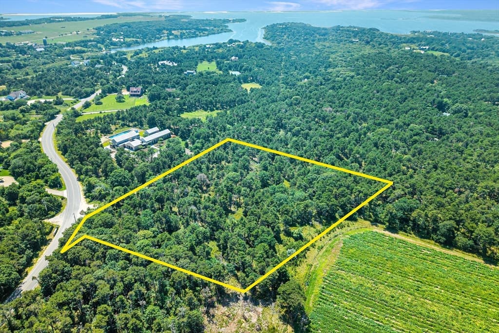 8 Turkeyland Cove Road, Edgartown MA 02539