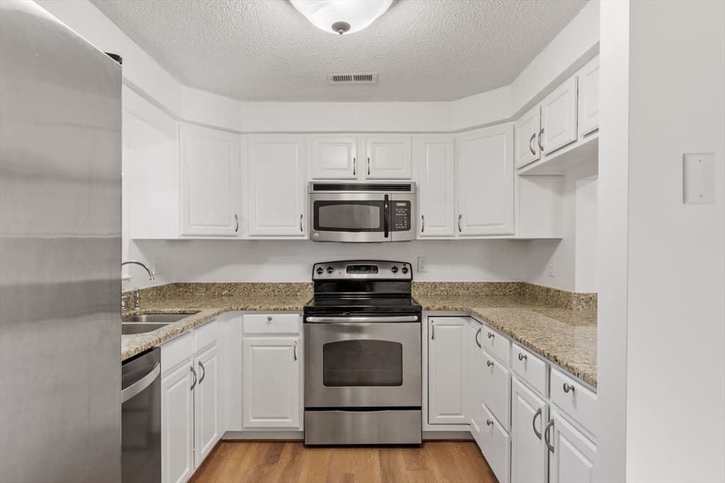 Condominium at 2701 Forest Park Drive # 2701, Auburn MA 01501, Auburn, photo 6 of 29