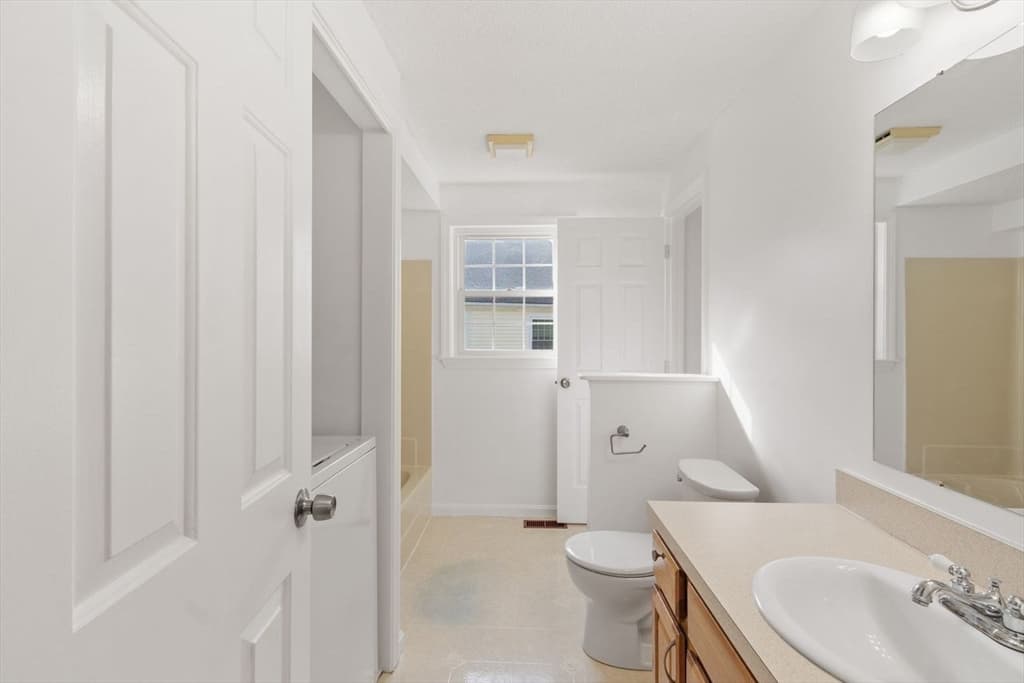 Condominium at 2701 Forest Park Drive # 2701, Auburn MA 01501, Auburn, photo 19 of 29