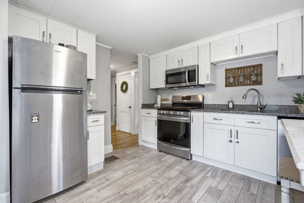 114 Clinton Rd, Weymouth MA 02189 photo 6