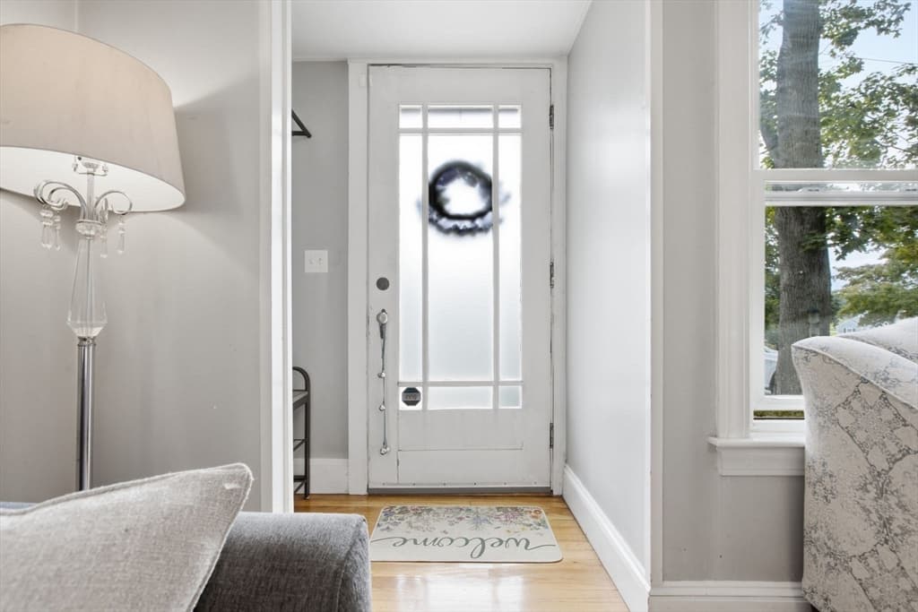 114 Clinton Rd, Weymouth MA 02189 photo 4