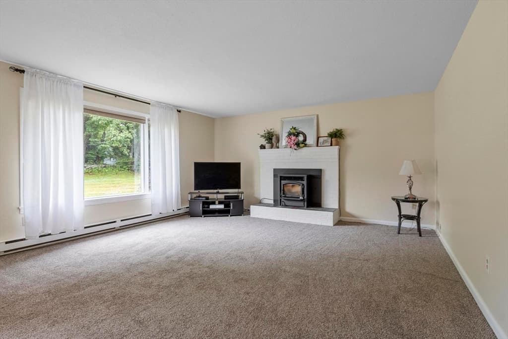 3816 Chestnut Hill Ave, Athol MA 01331 photo 3