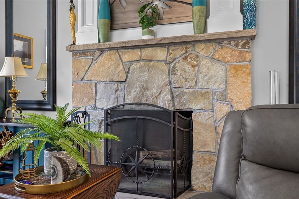 Single Family Residence at 4 Kybren Cir, Mansfield MA 02048, Mansfield, photo 13 of 42