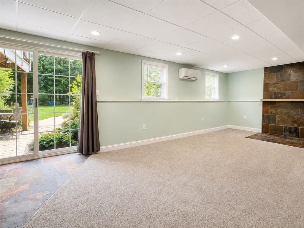 Single Family Residence at 4 Kybren Cir, Mansfield MA 02048, Mansfield, photo 26 of 42