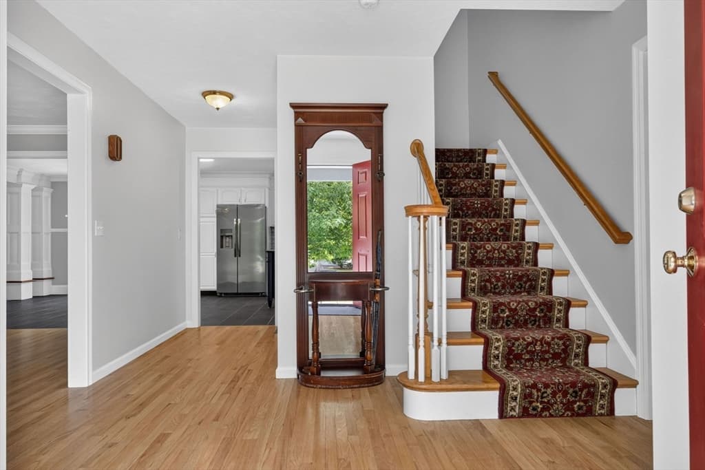 Single Family Residence at 4 Kybren Cir, Mansfield MA 02048, Mansfield, photo 4 of 42