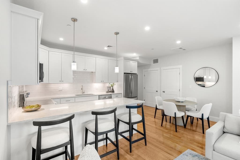 9 Downer Ct # 4, Boston MA 02122 photo 2