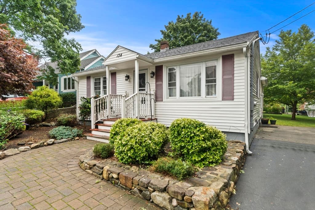 134 Marshall Ave, Lowell MA 01851 photo 23