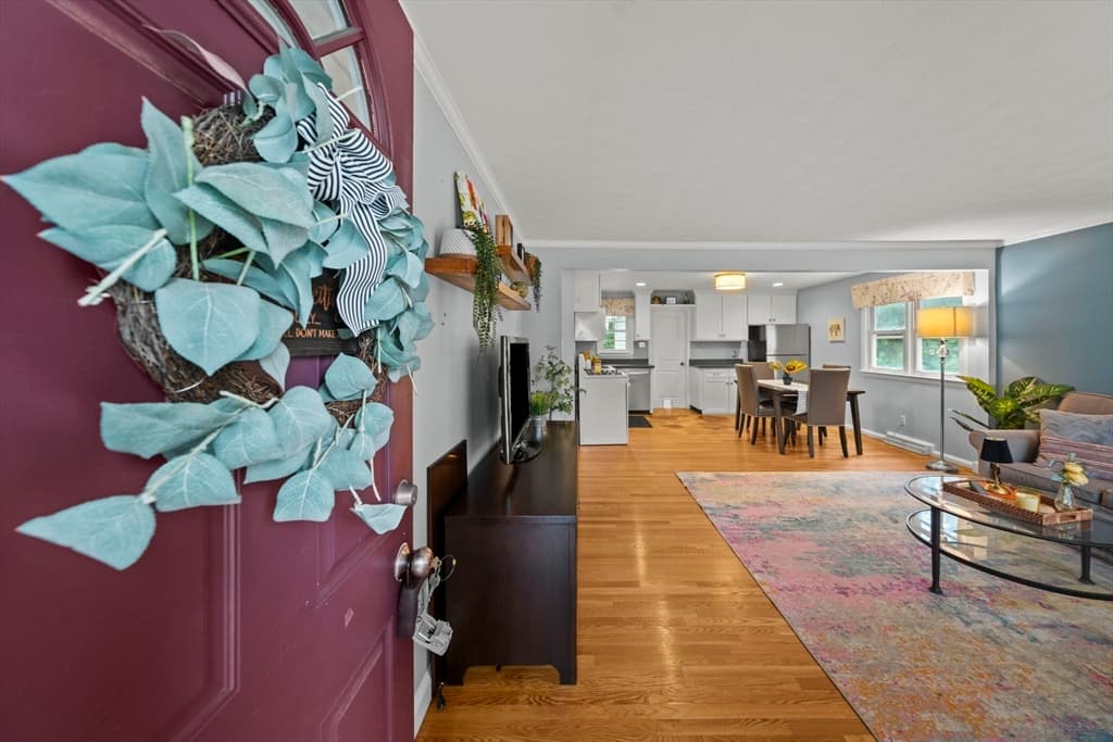 134 Marshall Ave, Lowell MA 01851 photo 2