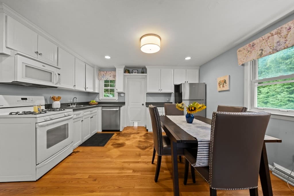 134 Marshall Ave, Lowell MA 01851 photo 12