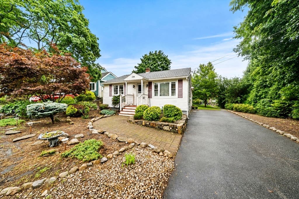 134 Marshall Ave, Lowell MA 01851 photo 22