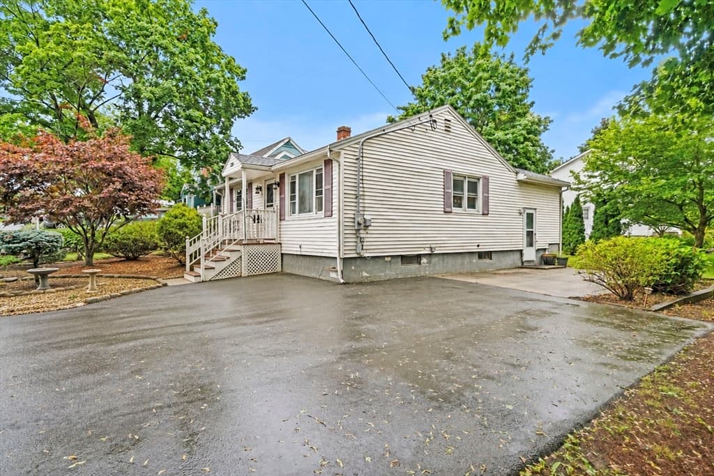 134 Marshall Ave, Lowell MA 01851 photo 24