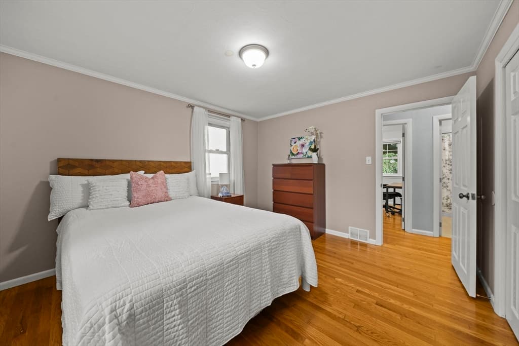 134 Marshall Ave, Lowell MA 01851 photo 14