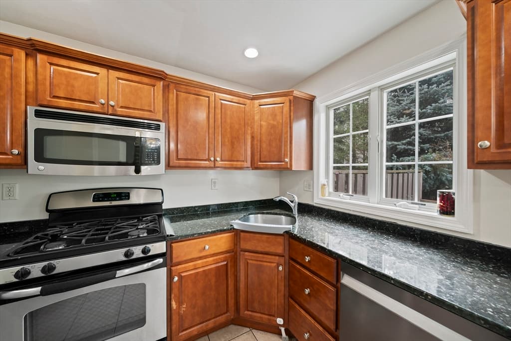 200 Justin Dr # 4, Weymouth MA 02188 photo 9