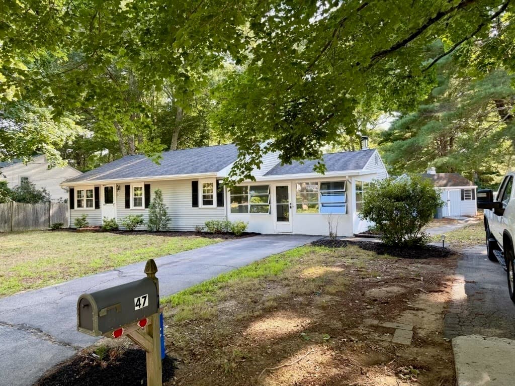 47 Starr Rd, Bridgewater MA 02324 photo 2