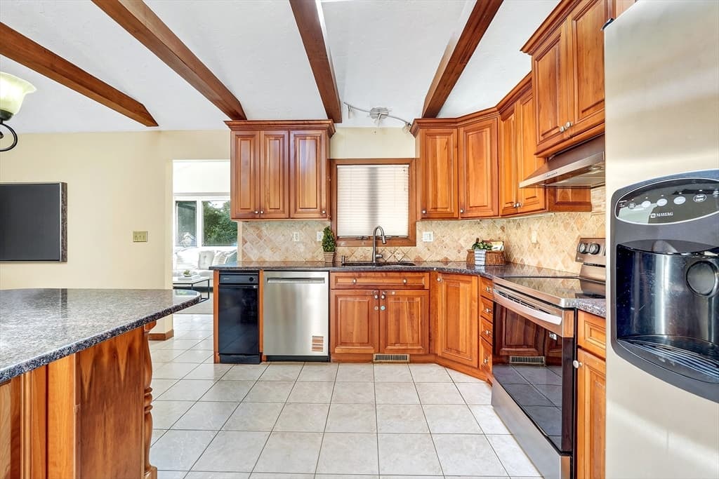 3 Macone Cir, Stoneham MA 02180 photo 12