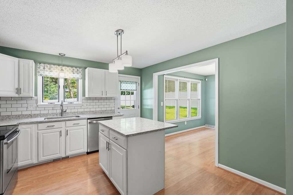 27 Judy Ln, East Longmeadow MA 01028 photo 9