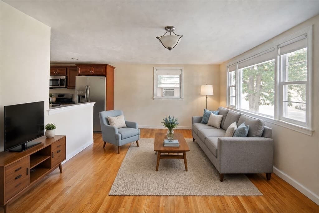 4 Edward Cody Ln, Weymouth MA 02190 photo 7