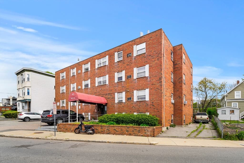 20 Hy-Sil Ave, Chelsea MA 02150