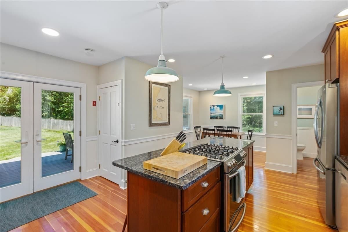 Single Family Residence at 104 High St, Topsfield MA 01983, Topsfield, photo 6 of 38