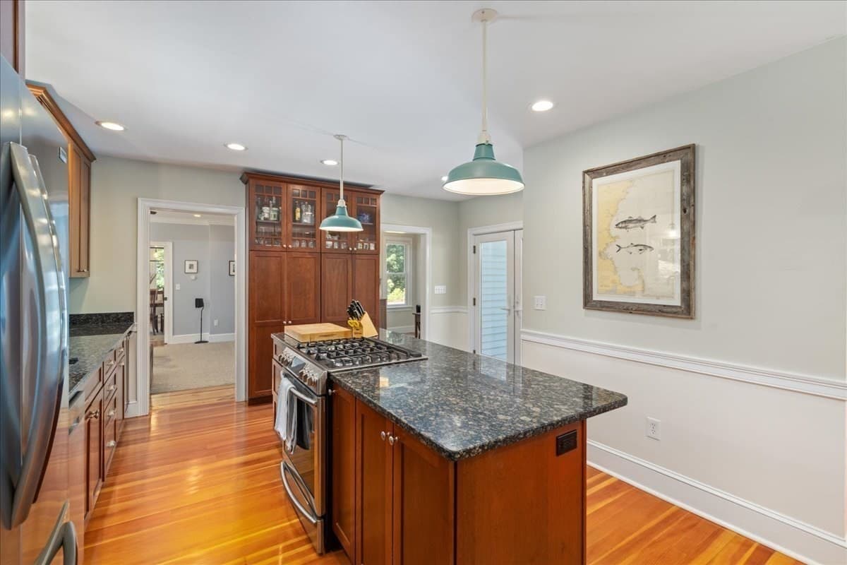 Single Family Residence at 104 High St, Topsfield MA 01983, Topsfield, photo 5 of 38
